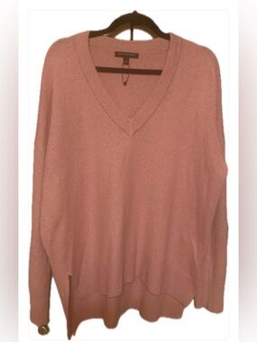 Banana Republic Light Pink V-Neck Hi Low Soft Sweater women’s size Large